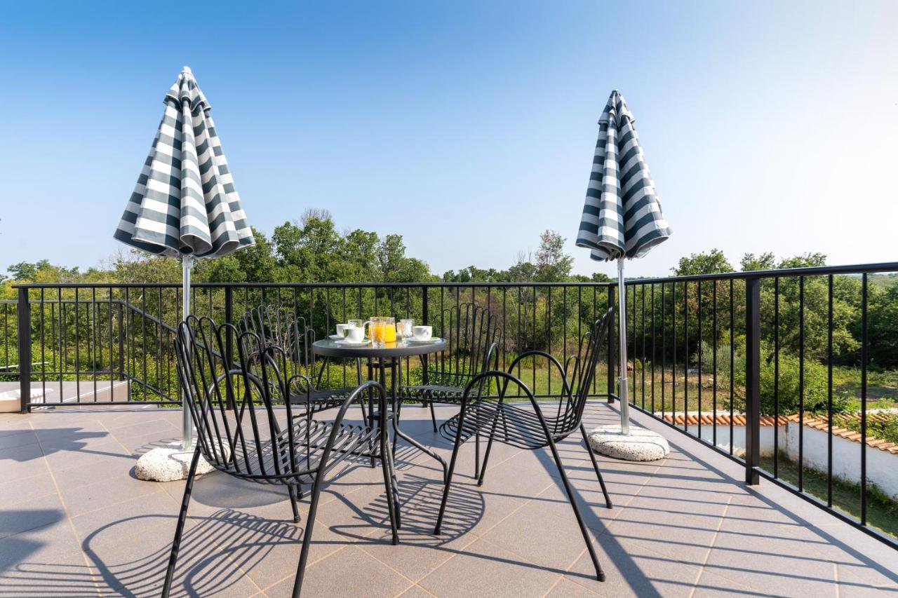 Apartments Oliva 波雷奇 外观 照片