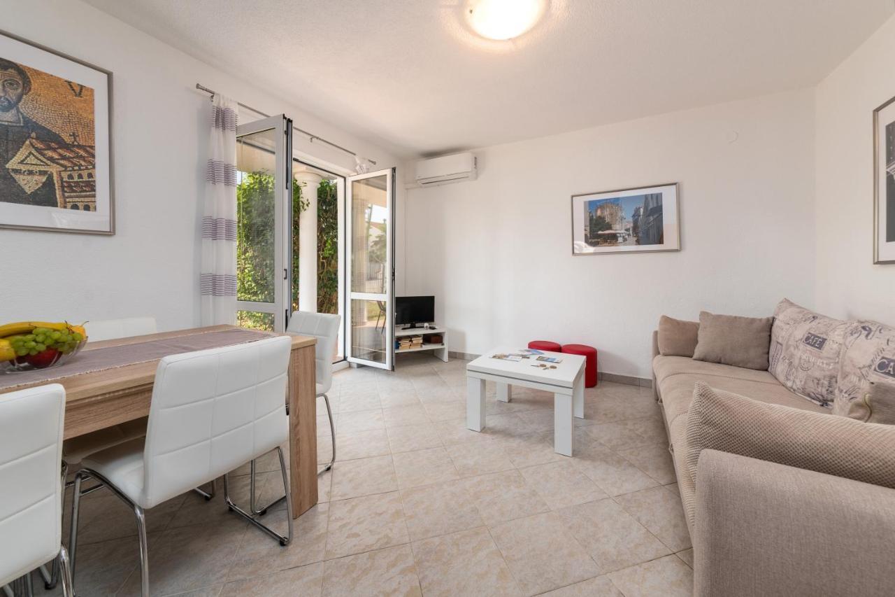 Apartments Oliva 波雷奇 外观 照片
