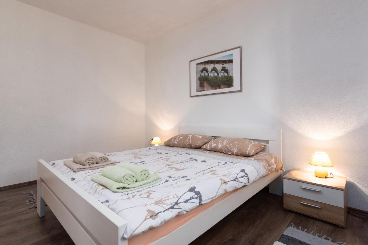 Apartments Oliva 波雷奇 外观 照片
