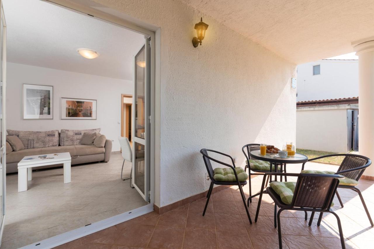 Apartments Oliva 波雷奇 外观 照片