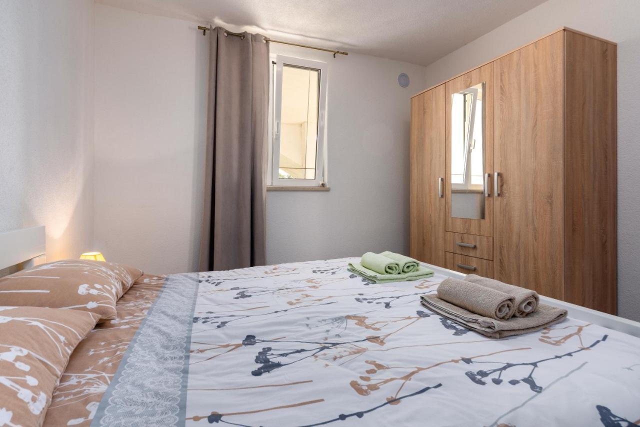 Apartments Oliva 波雷奇 外观 照片