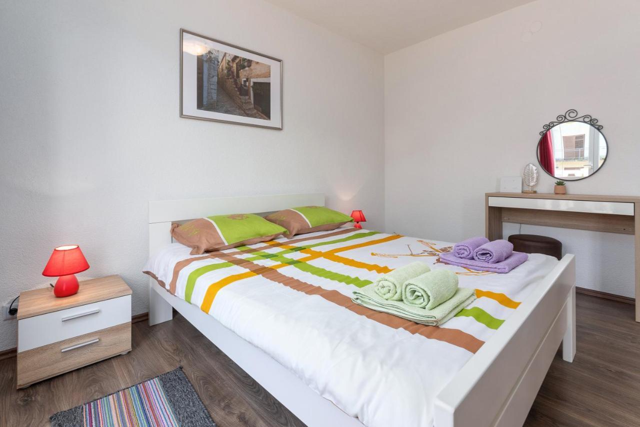 Apartments Oliva 波雷奇 外观 照片