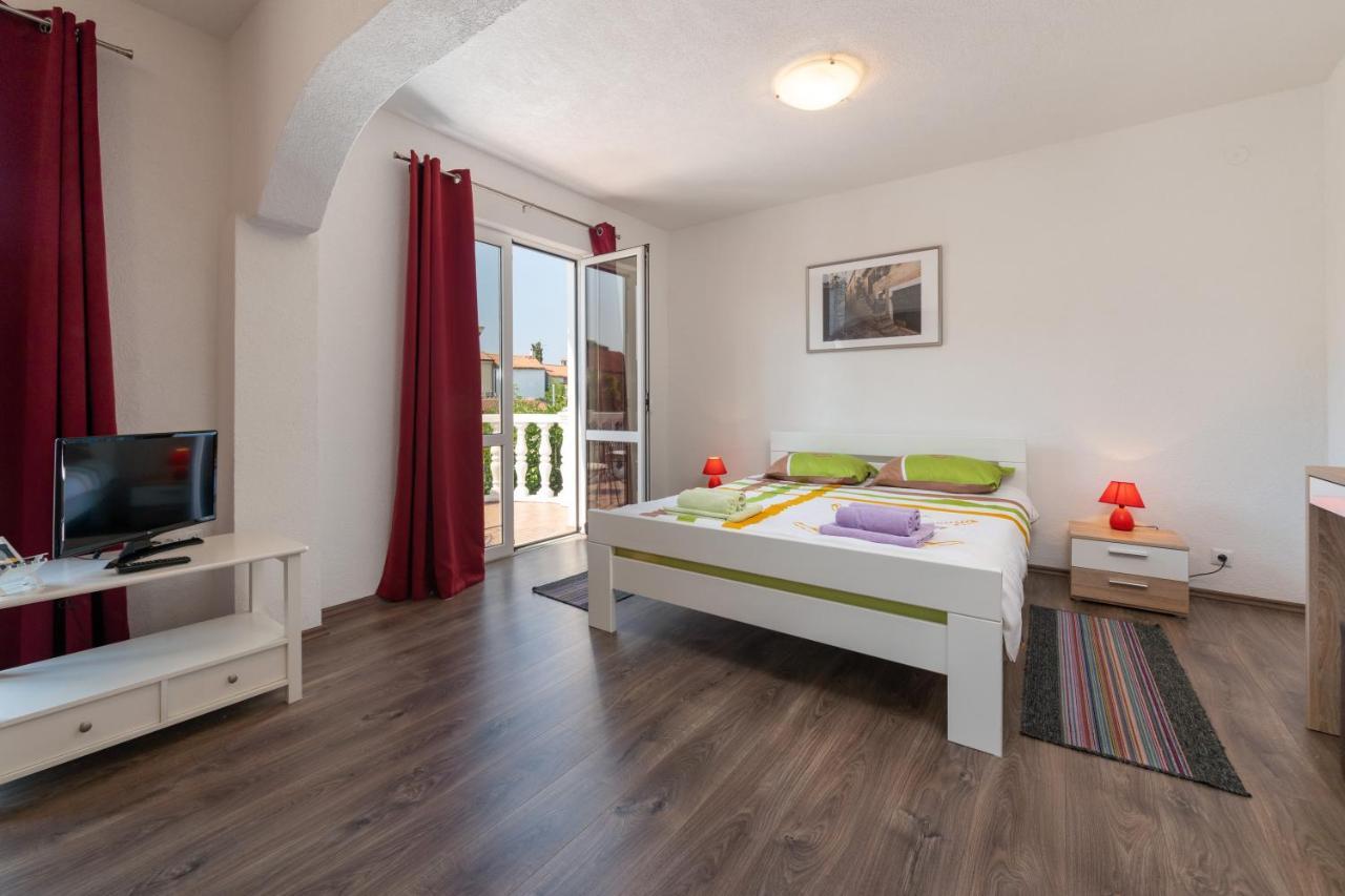 Apartments Oliva 波雷奇 外观 照片