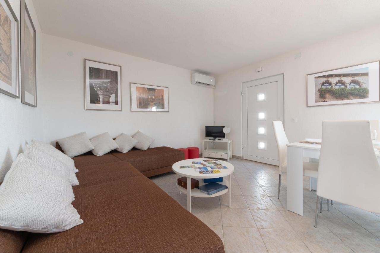 Apartments Oliva 波雷奇 外观 照片