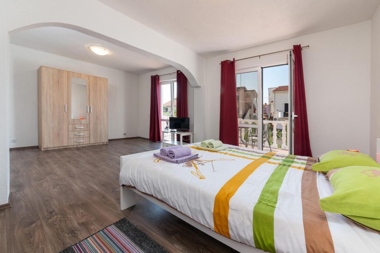 Apartments Oliva 波雷奇 外观 照片