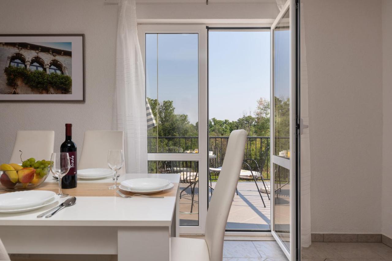 Apartments Oliva 波雷奇 外观 照片